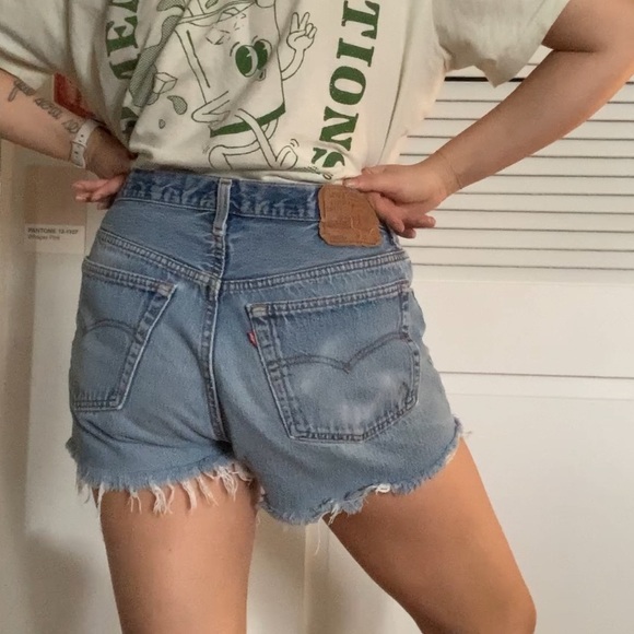 Vintage Levi’s Cutoff 501 Light Denim Shorts Button Fly - Picture 3 of 11